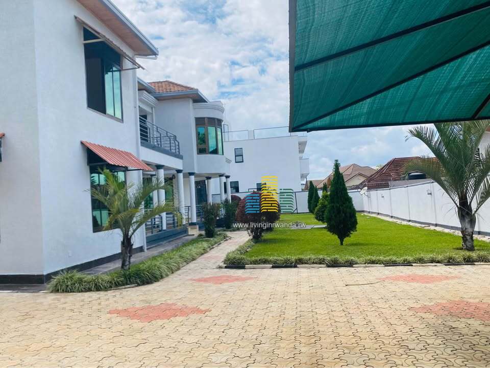House Villa For rent in Gacuriro - house_rent_6a1f05a2a62907.61036385_1780417954_3.jpg