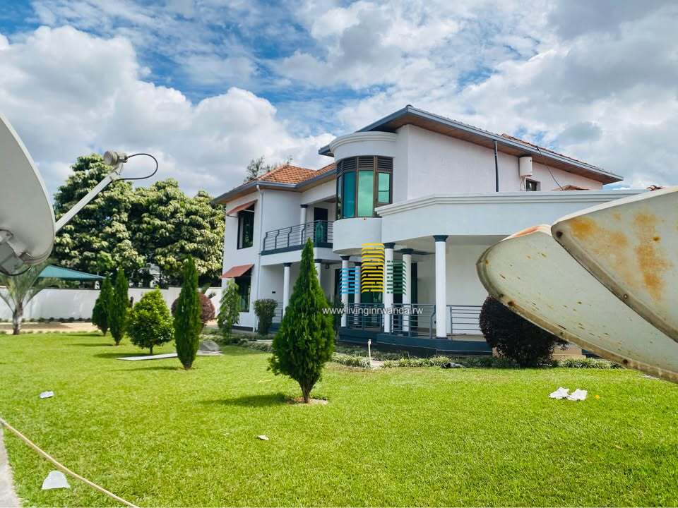 House Villa For rent in Gacuriro - house_rent_6a1f05a2a84fe7.93762047_1780417954_9.jpg